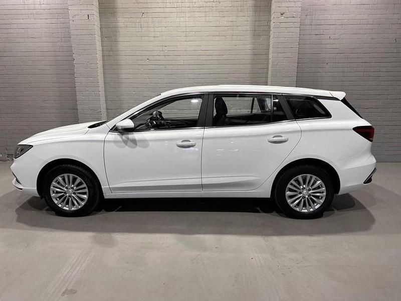 Used MG MG5 EV Excite 114 kW (156 HP) 2021 White Estate
