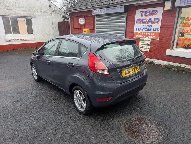 Used Ford Fiesta Zetec 82 HP (60 kW) 2013 Grey Hatchback