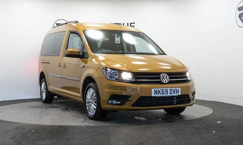 Used VW Caddy Maxi Life Life 102 HP (75 kW) 2019 Yellow MPV