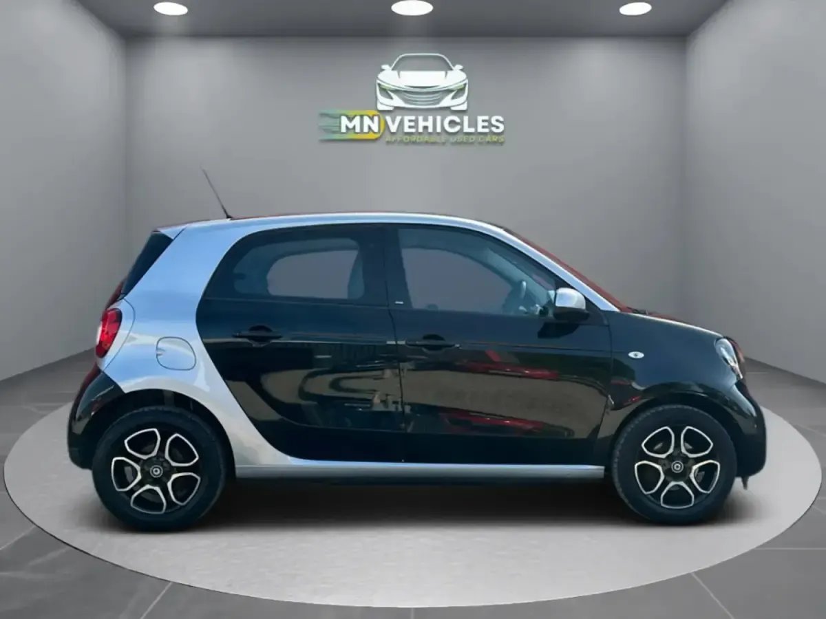 Used Smart ForFour Premium 90 HP (66 kW) 2015 Silver Hatchback