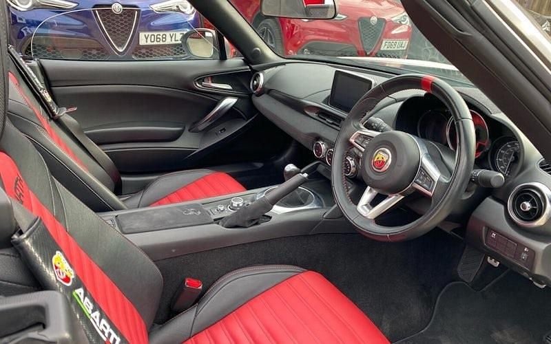 Used Abarth 124 Spider 170 HP (125 kW) 2016 White Cabriolet