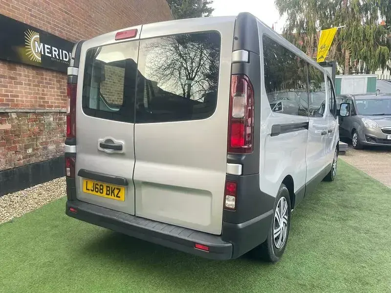 Used Renault Trafic Business 2018 Silver MPV