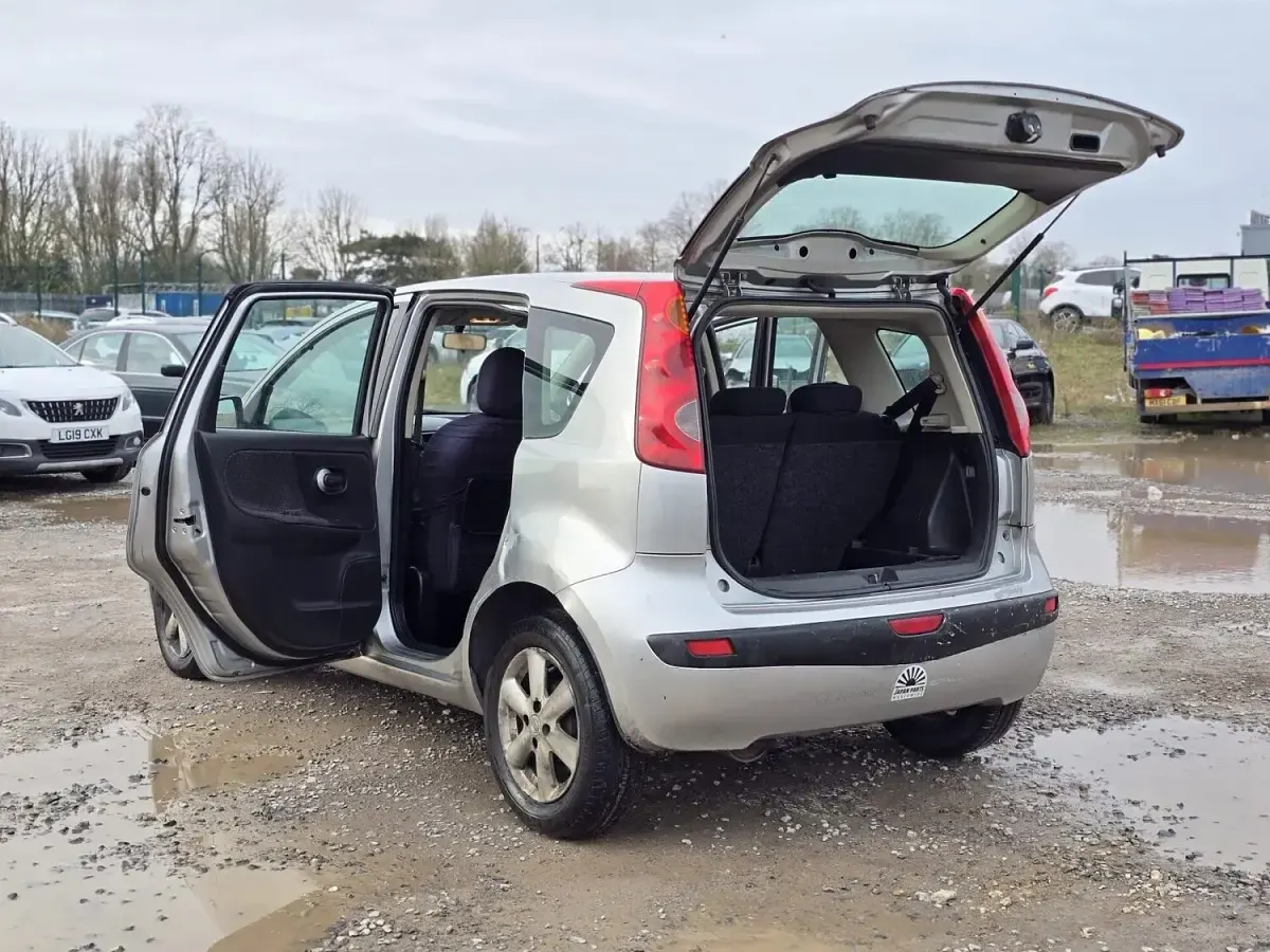 Used Nissan Note SE 109 HP (80 kW) 2007 Silver Hatchback