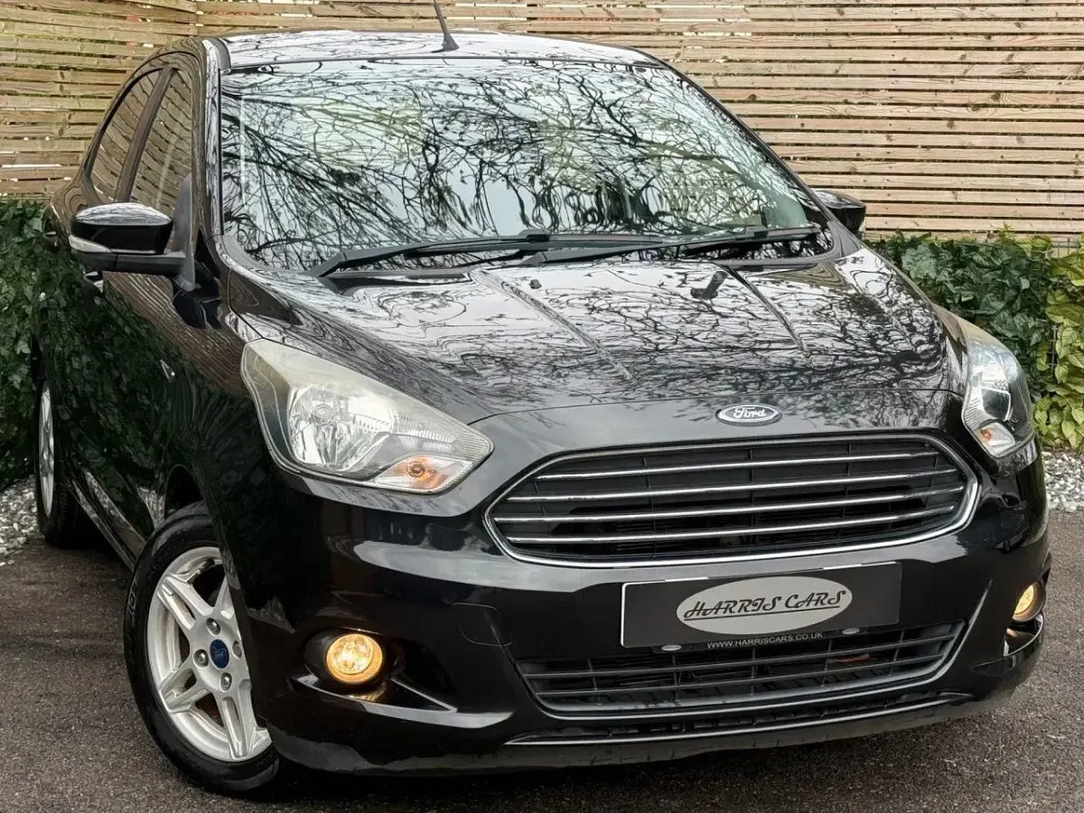 Used Ford Ka Plus Zetec 85 HP (62 kW) 2016 Black Hatchback