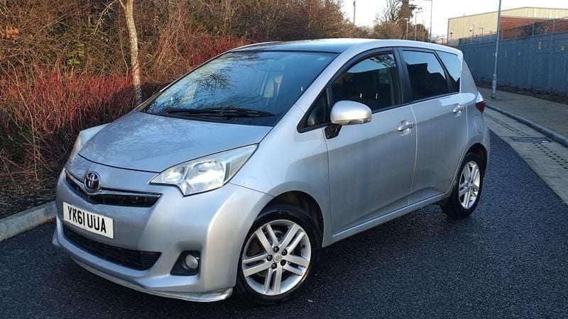 Silver Used 2011 Toyota Verso MPV | £2,750 (Fair price) - Image 1/4