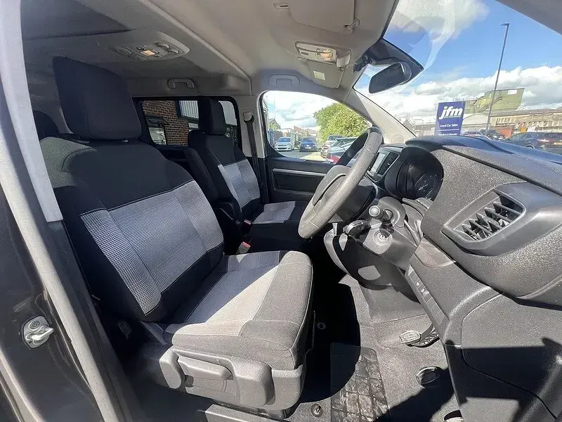 Used Citroën Spacetourer Feel 118 HP (86 kW) 2026 Grey MPV