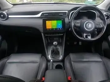 Usado MG ZS Exclusive 106 CV (77 kW) 2021 Blanco SUV