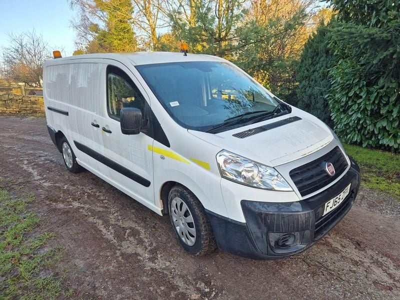 White Used 2015 Fiat Scudo Comfort Van | £3,550 (Fair price) - Image 1/4