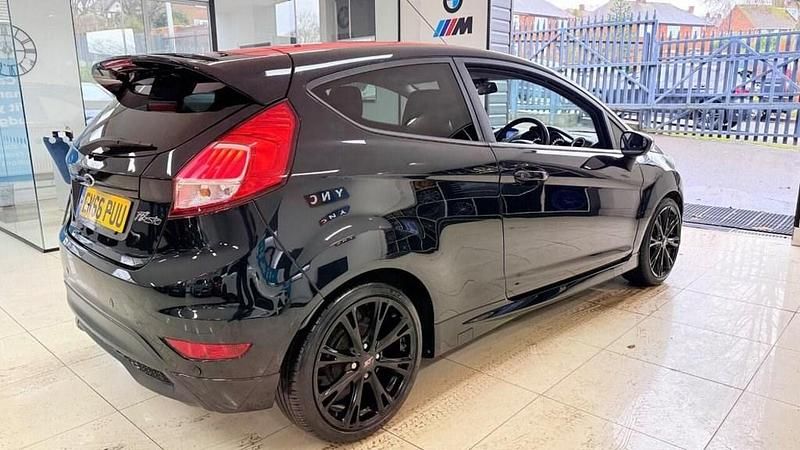 Used Ford Fiesta Zetec 140 HP (102 kW) 2016 Black Hatchback