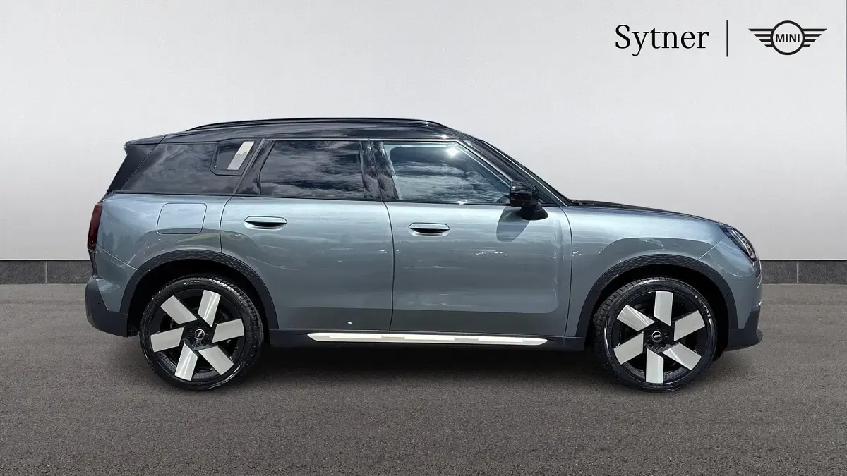 Used Mini Countryman Exclusive 170 HP (125 kW) 2024 Green SUV