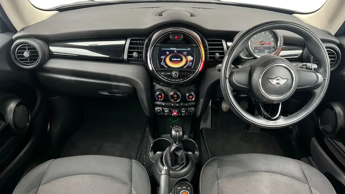 Used Mini ONE Hatch 101 HP (74 kW) 2017 White Hatchback