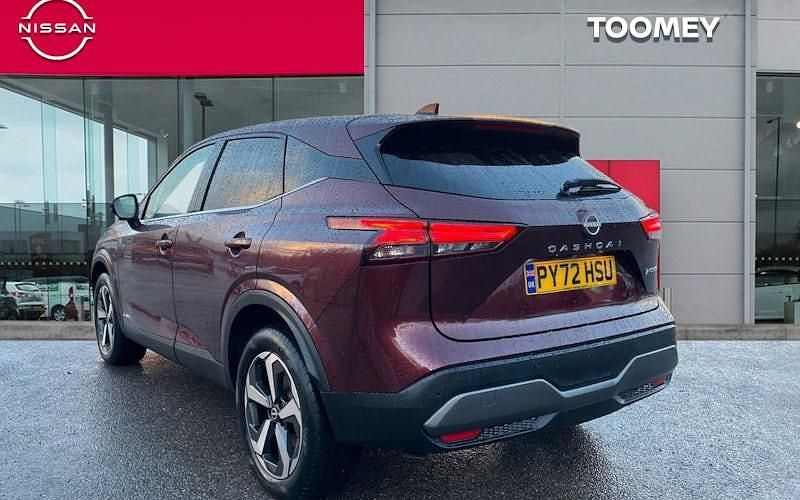 Used Nissan Qashqai N-Connecta 190 HP (139 kW) 2023 Red SUV