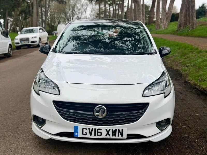 Used Vauxhall Corsa Edition 100 HP (73 kW) 2016 White Hatchback