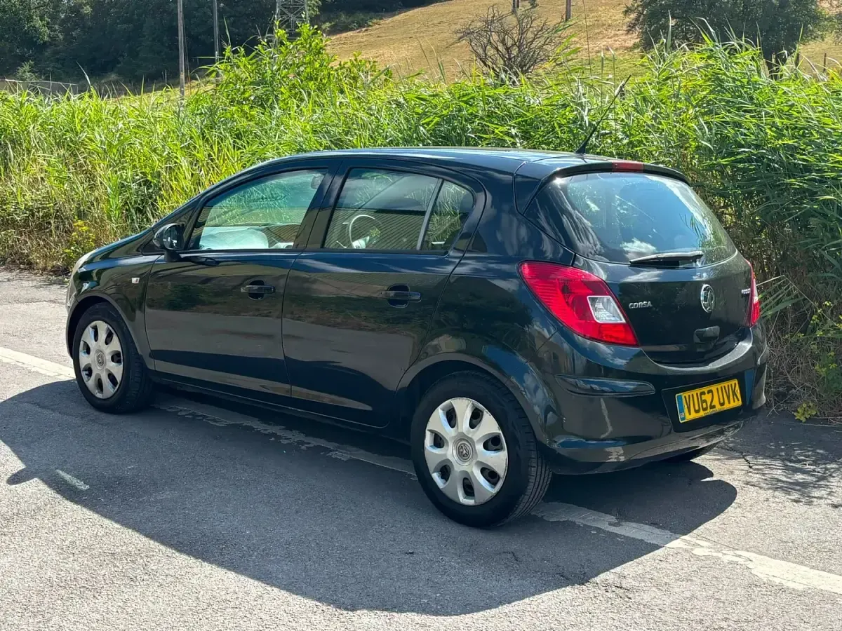 Used Vauxhall Corsa 95 HP (69 kW) 2012 Black Hatchback