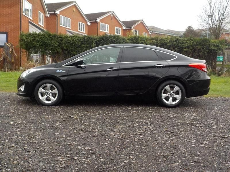 Used Hyundai i40 Style 115 HP (84 kW) 2014 Black Sedan