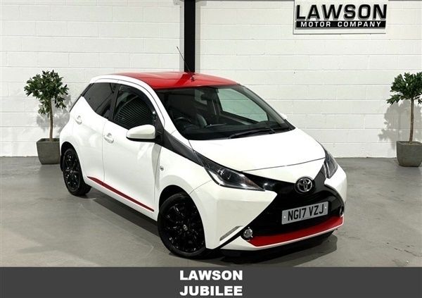 White Used 2017 Toyota Aygo x-press Hatchback | £7,190 (Fair price) - Image 1/1