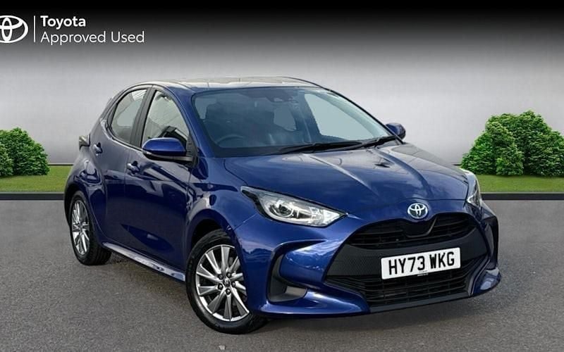 Used 2025 Toyota Yaris Hybrid Hatchback | £17,371 (Super price) - Image 1/4