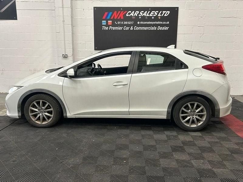 Used Honda Civic EX 150 HP (110 kW) 2012 White Hatchback