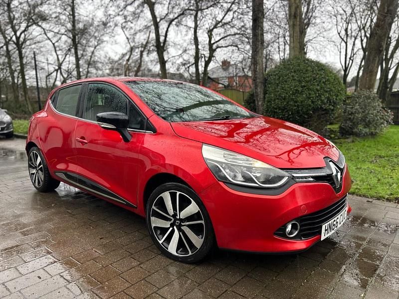 Used Renault Clio IV Dynamique 2016 Red Hatchback