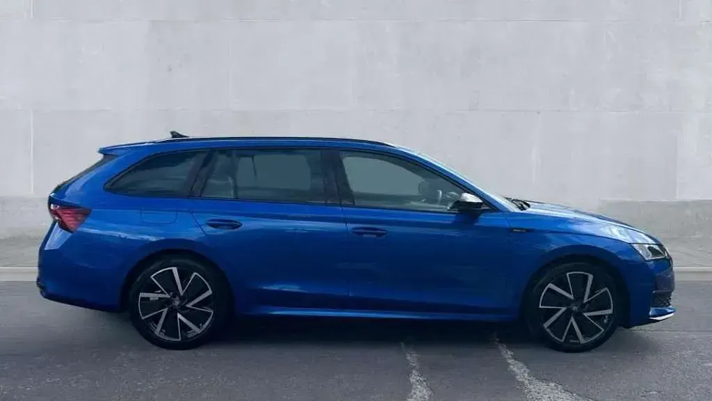 Used Skoda Octavia SportLine 150 HP (110 kW) 2026 Blue Estate