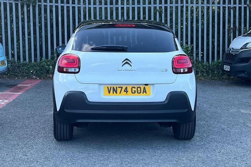 Used Citroën C3 PureTech 110 HP (80 kW) 2024 White Hatchback