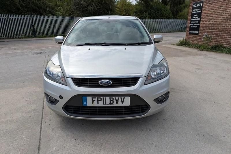 Silver Used 2011 Ford Focus Zetec Hatchback | £1,300 (Good price) - Image 1/1