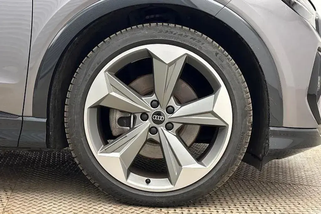 Used Audi Q4 e-tron Black Edition 210 kW (286 HP) 2025 Grey SUV