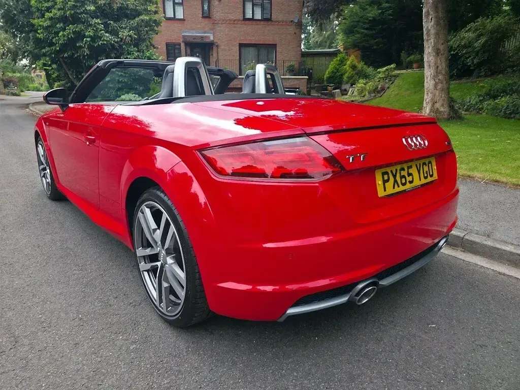 Used Audi TT Roadster S-Line 230 HP (169 kW) 2015 Red Cabriolet