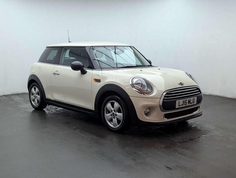 Used Mini ONE Hatch 102 HP (75 kW) 2015 White Hatchback