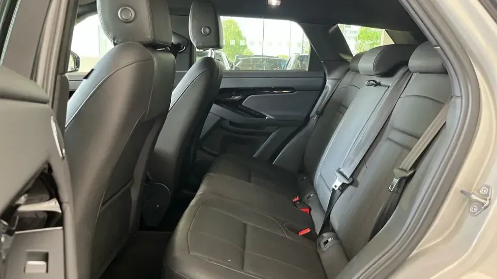 Gebraucht Land Rover Range Rover evoque SE Dynamic 204 PS (150 kW) 2025 Silber SUV