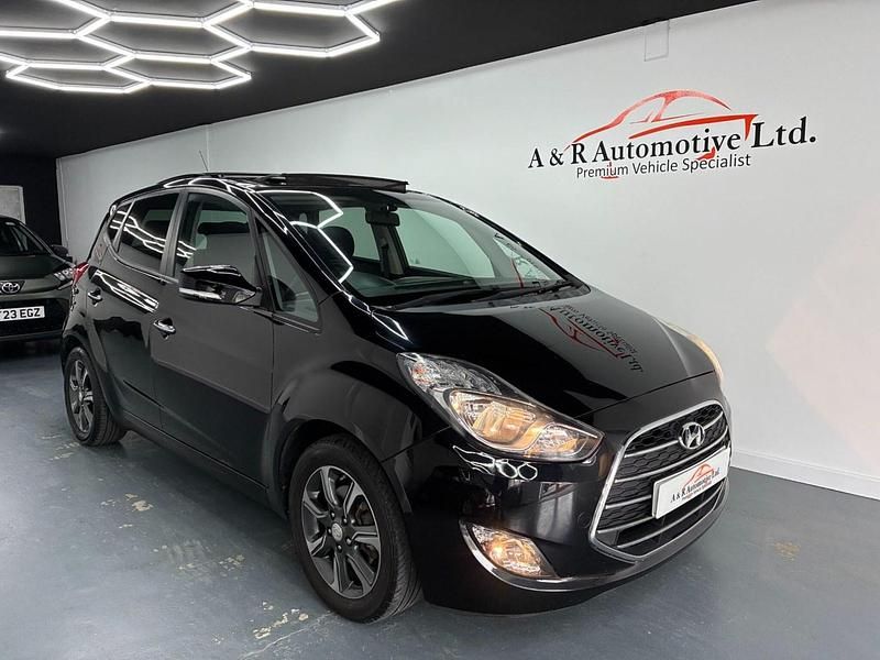 Used Hyundai ix20 Premium 115 HP (84 kW) 2017 Black Hatchback