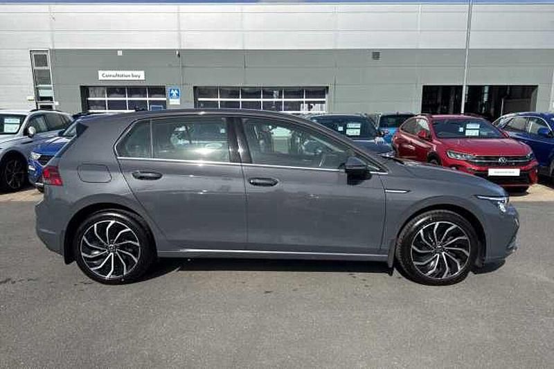 Used VW Golf VII 150 HP (110 kW) 2021 Hatchback