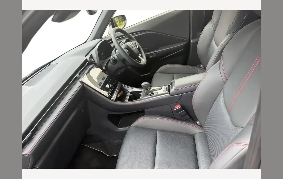 Used Lexus LBX 136 HP (100 kW) 2026 Blue SUV