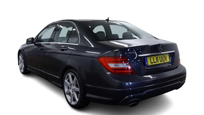 Used Mercedes C180 156 HP (114 kW) 2011 Black Sedan