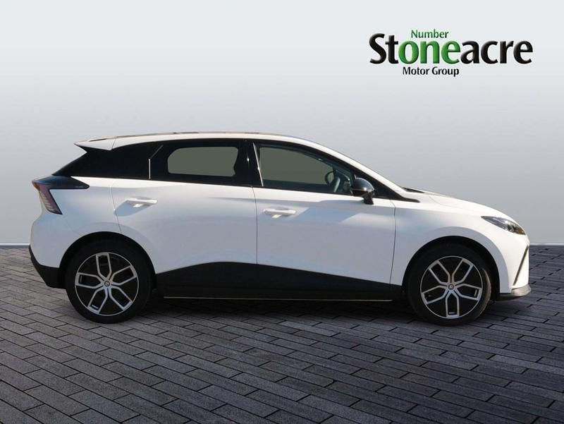New MG MG4 EV Trophy 180 kW (245 HP) 2025 White Hatchback