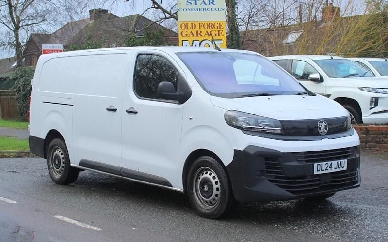 Used Vauxhall Vivaro 145 HP (106 kW) 2024 White MPV