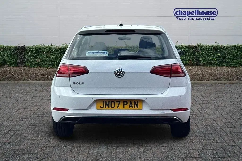 Used VW Golf VII SE 2018 White Hatchback