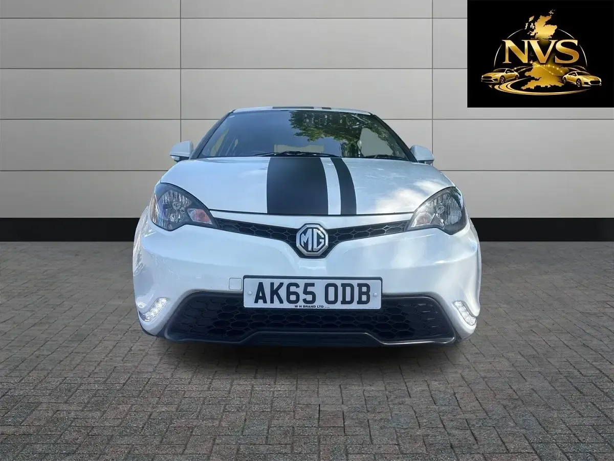 Used MG MG3 106 HP (77 kW) 2015 White Hatchback