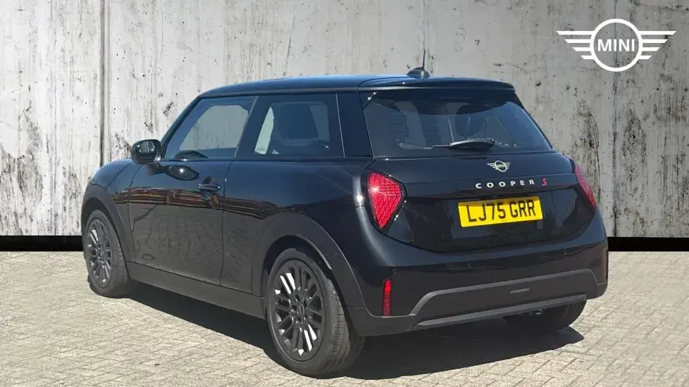 Used Mini Cooper S Hatch 201 HP (147 kW) 2025 Black Hatchback