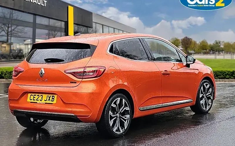 Used Renault Clio Techno 145 HP (106 kW) 2023 Orange  Hatchback