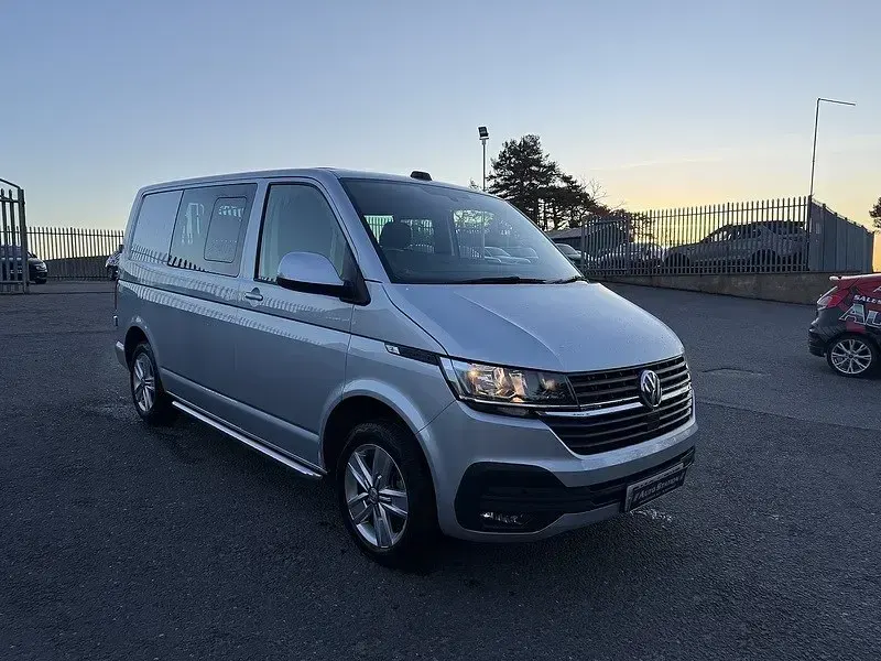 Usado VW Transporter Highline 2024 Prateado Van