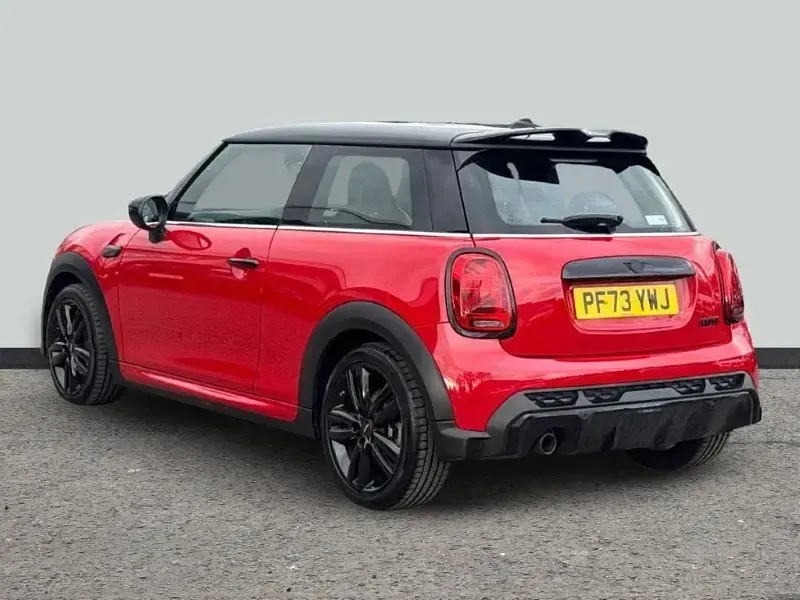 Usado Mini Cooper Hatch 136 HP (100 kW) 2023 Vermelho Citadino