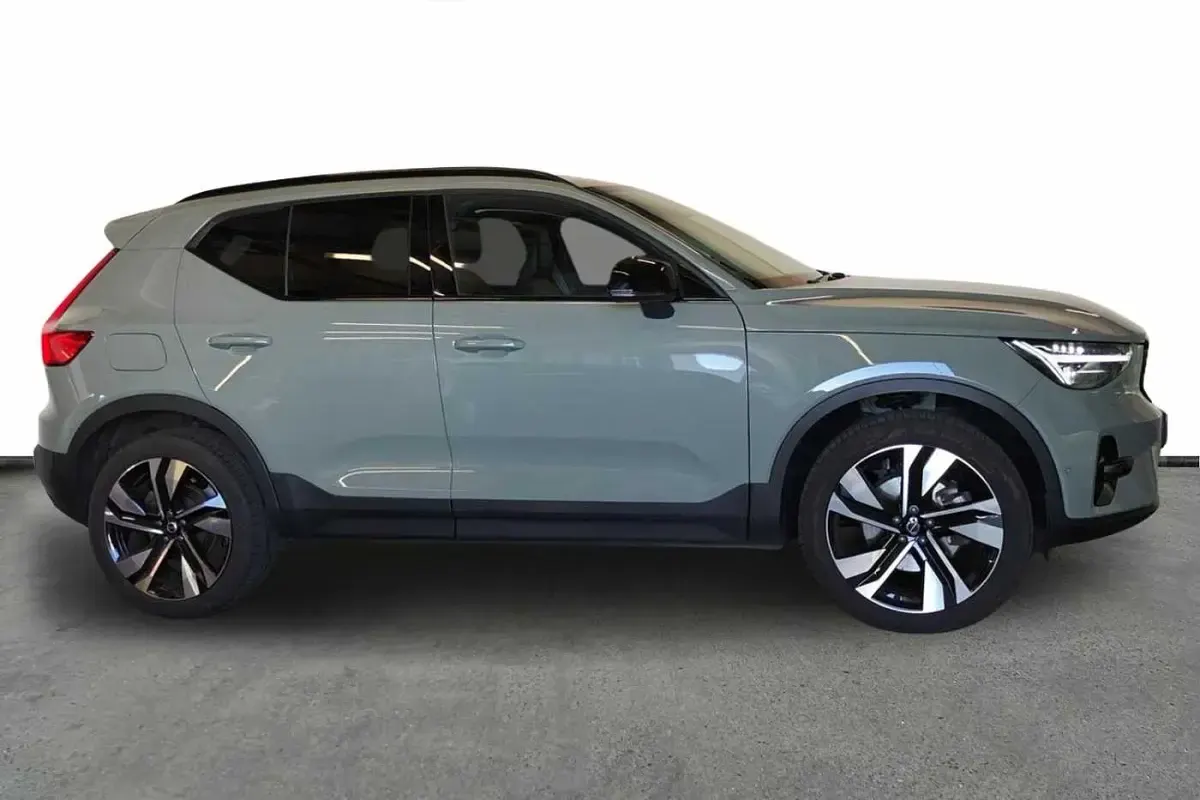 Used Volvo XC40 Ultra 163 HP (119 kW) 2025 Green SUV
