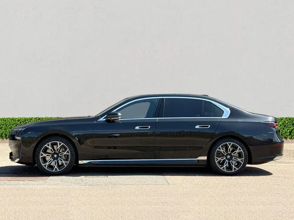 Used BMW i7 Comfort Edition 400 kW (544 HP) 2023 Black Sedan