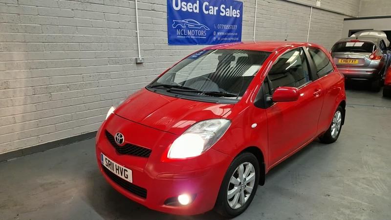 Used Toyota Yaris 2011 Red Hatchback