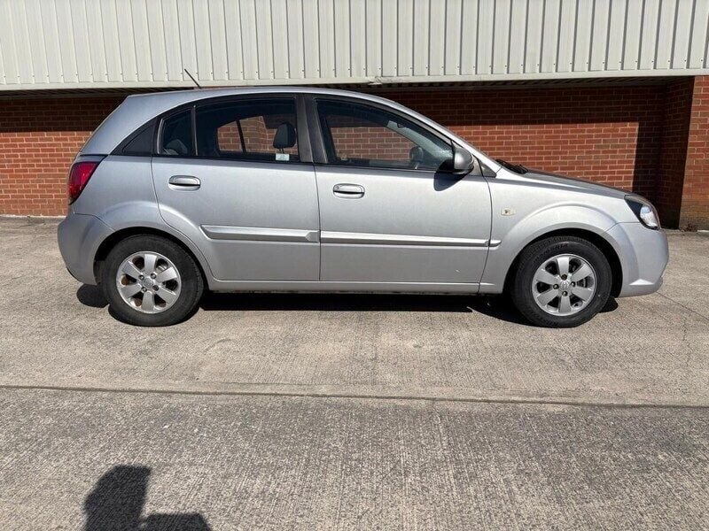 Image 3/4