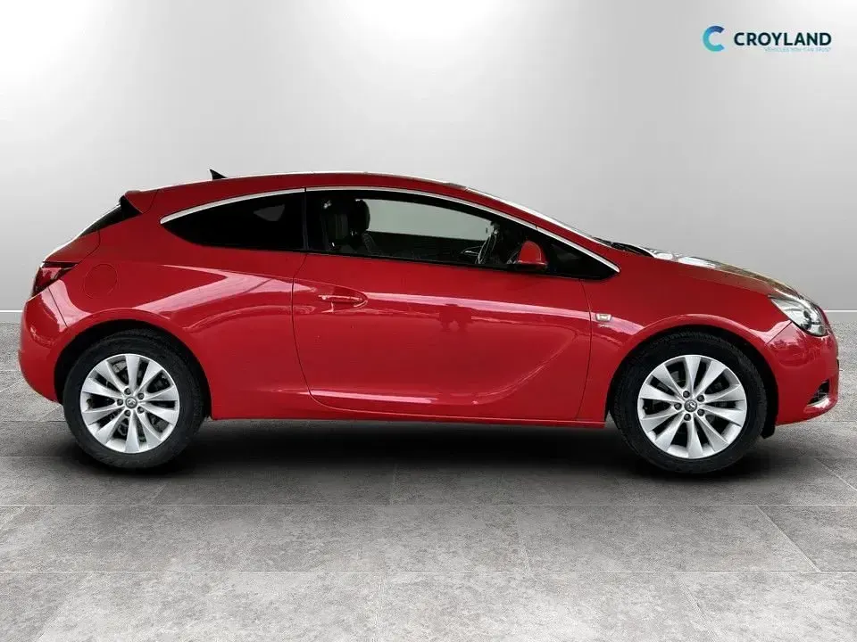Used Vauxhall Astra GTC SRi 140 HP (102 kW) 2013 Red Hatchback