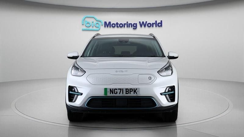 Used Kia e-Niro 147 kW (201 HP) 2022 White SUV