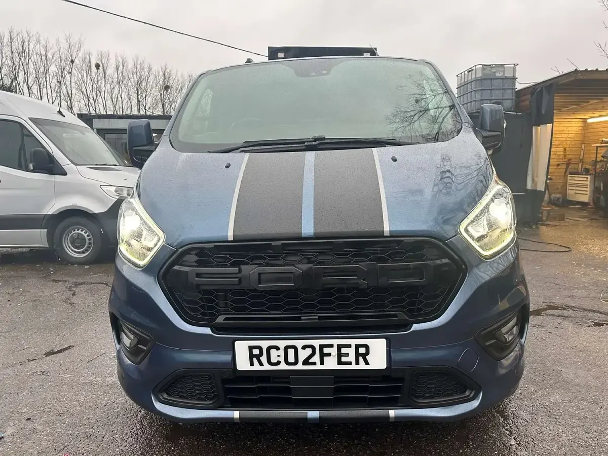 Used Ford Transit Custom Sport 185 HP (136 kW) 2019 Blue Van