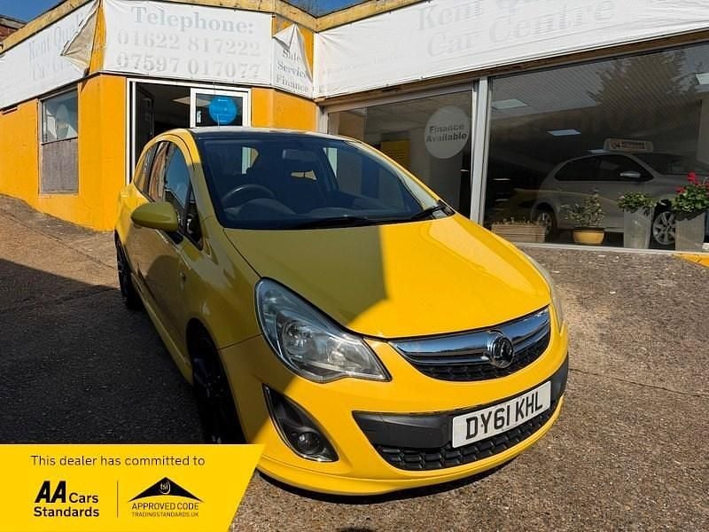 Second-hand Vauxhall Corsa Edition 2012 Galben Hatchback
